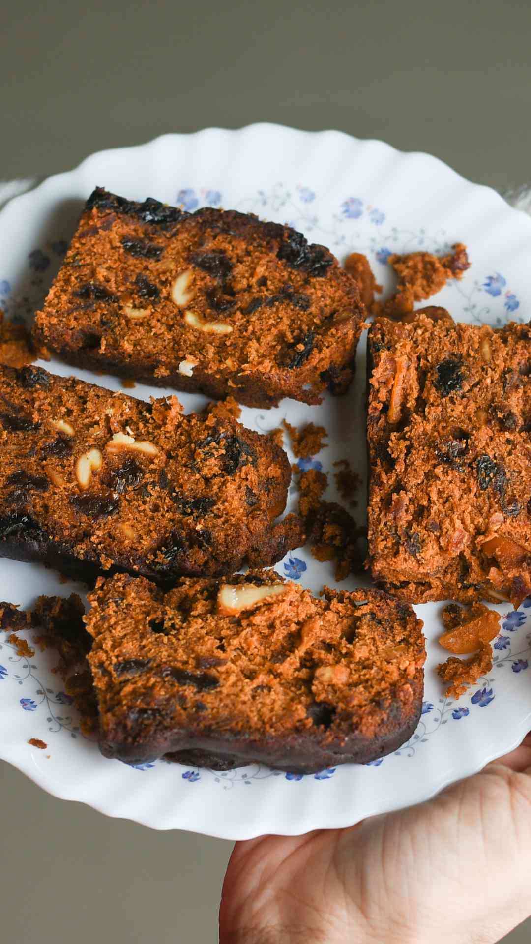 Traditional Christmas Cakes: Family recipes and timeless traditions